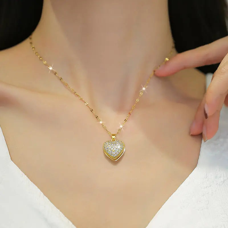 Heart Pearl Shell Zirconia Pendant Necklace